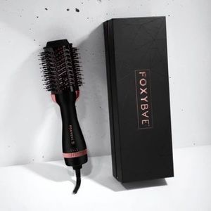 FoxyBae Rose gold blowout dryer brush brand new never opened
